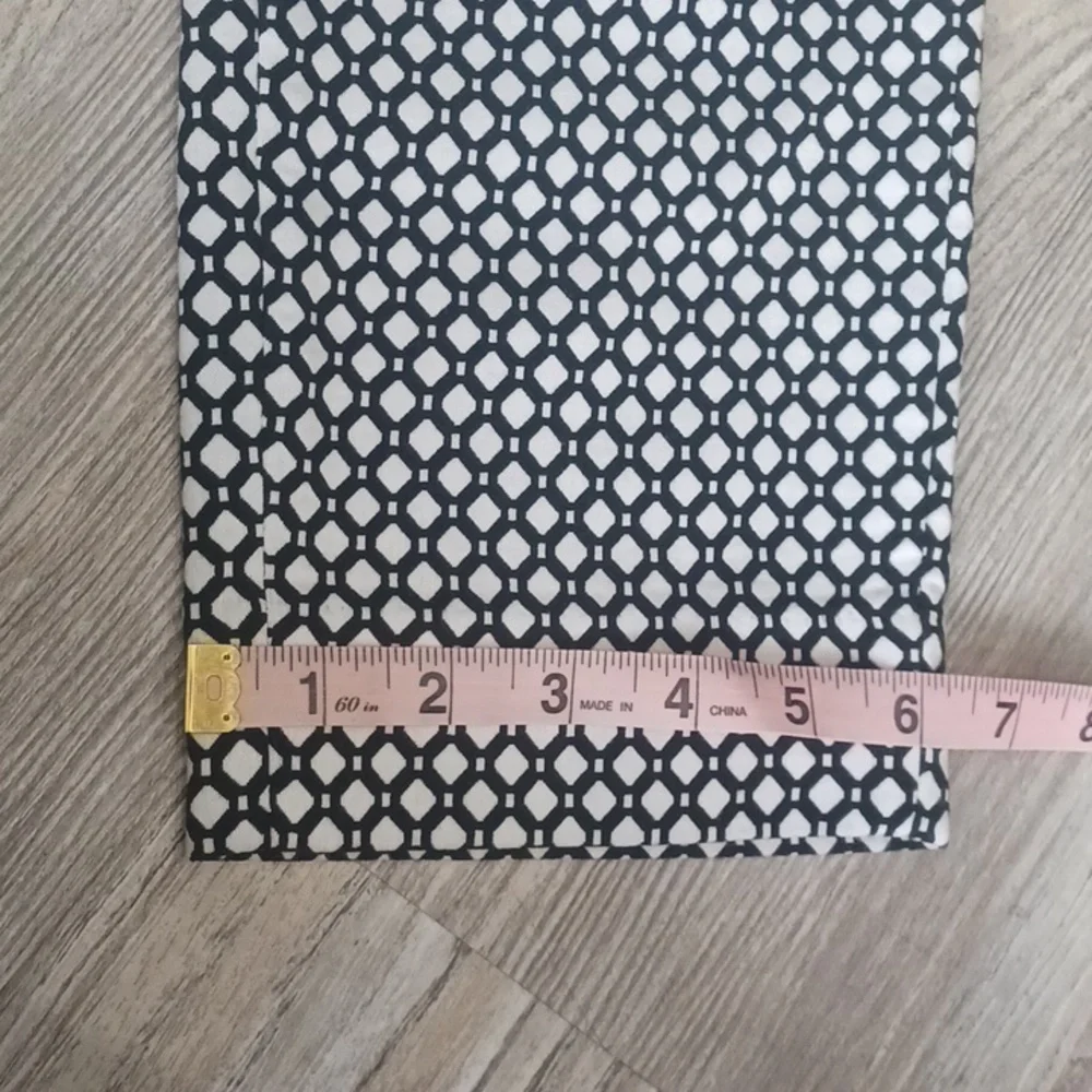 Banana Republic Sloan Fit  Black & White Geo Dot Cropped Pants - Picture 11 of 13